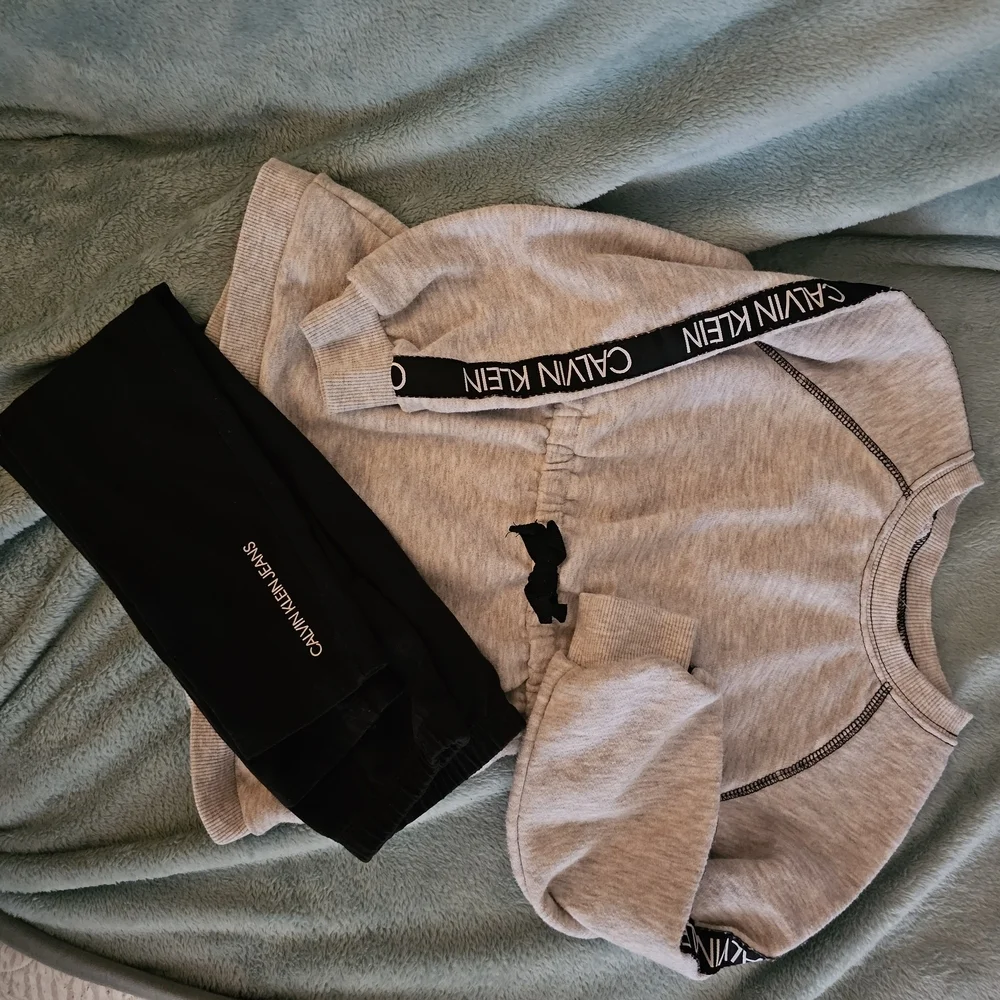 Calvin Klein Gray and Black Kids Outfit - Picture 7 of 9